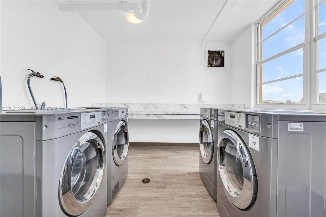 For Rent: $2,800 (1 beds, 1 baths, 762 Square Feet)