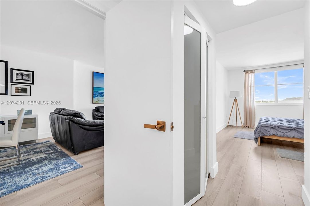 For Rent: $2,800 (1 beds, 1 baths, 762 Square Feet)