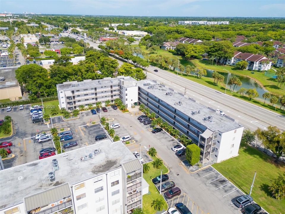 For Rent: $2,250 (2 beds, 1 baths, 922 Square Feet)