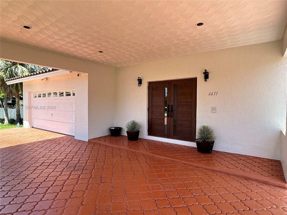 For Rent: $6,995 (4 beds, 3 baths, 3526 Square Feet)