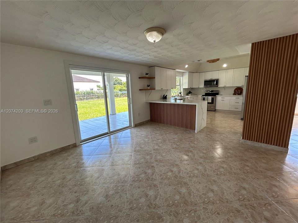 For Rent: $6,995 (4 beds, 3 baths, 3526 Square Feet)