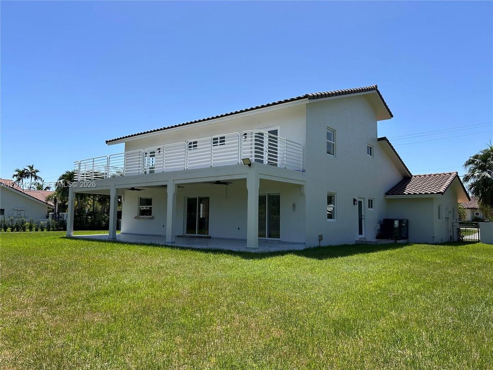 For Rent: $6,995 (4 beds, 3 baths, 3526 Square Feet)
