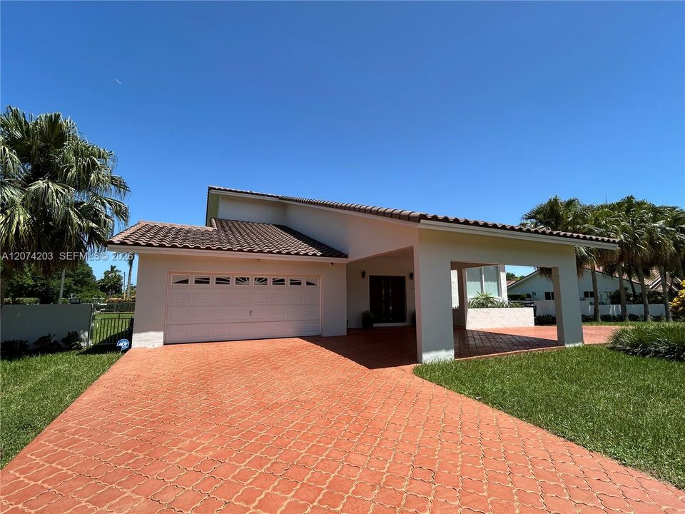 For Rent: $6,995 (4 beds, 3 baths, 3526 Square Feet)