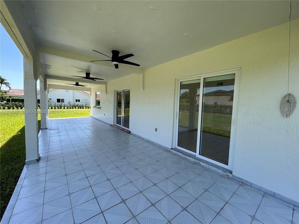 For Rent: $6,995 (4 beds, 3 baths, 3526 Square Feet)