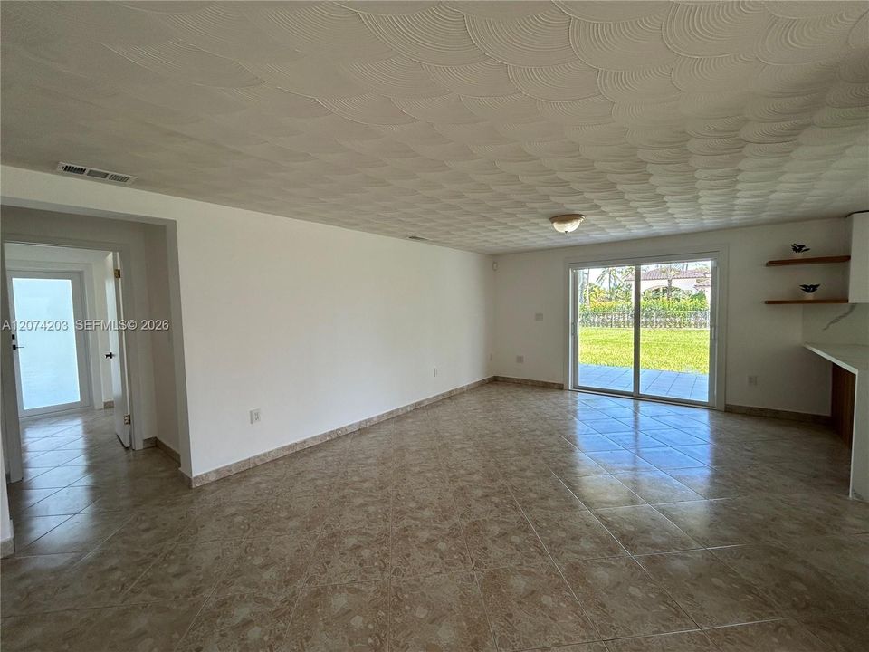 For Rent: $6,995 (4 beds, 3 baths, 3526 Square Feet)