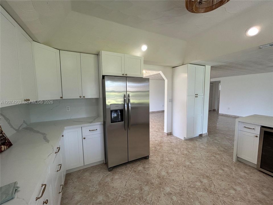 For Rent: $6,995 (4 beds, 3 baths, 3526 Square Feet)
