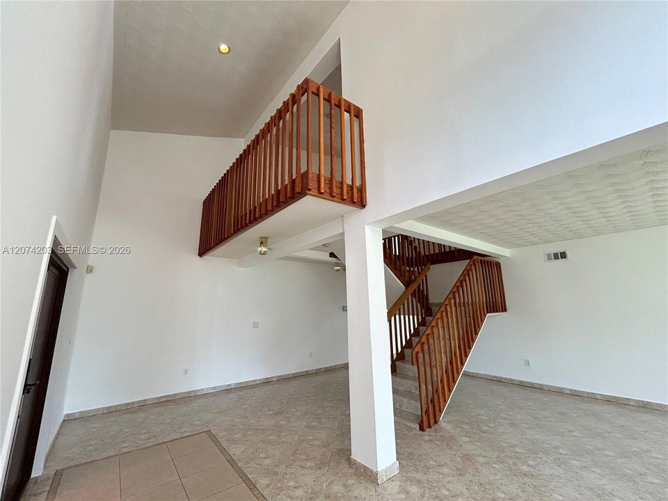 For Rent: $6,995 (4 beds, 3 baths, 3526 Square Feet)