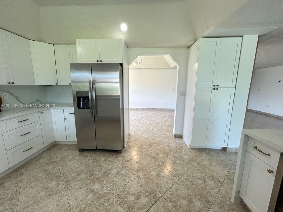 For Rent: $6,995 (4 beds, 3 baths, 3526 Square Feet)