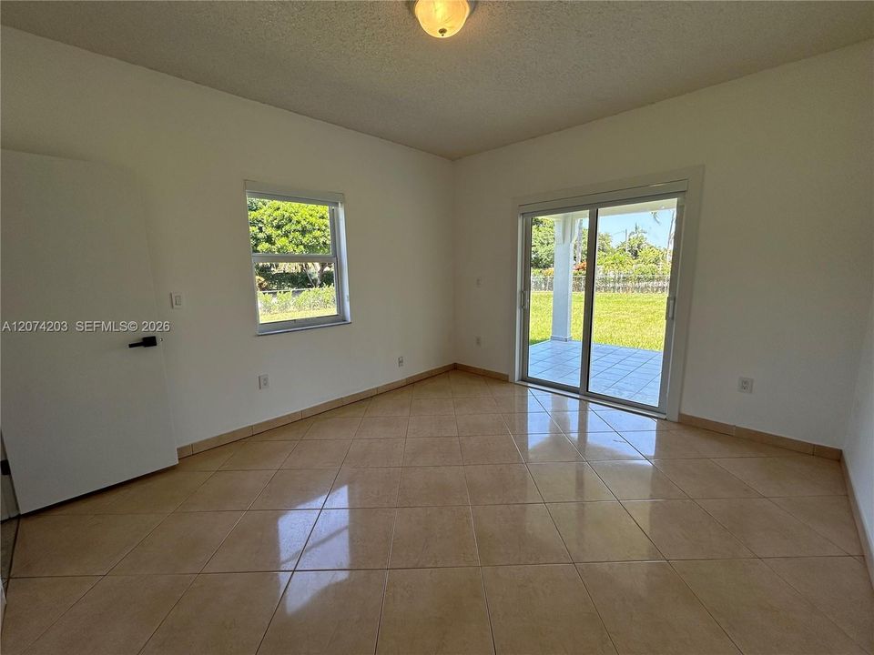 For Rent: $6,995 (4 beds, 3 baths, 3526 Square Feet)