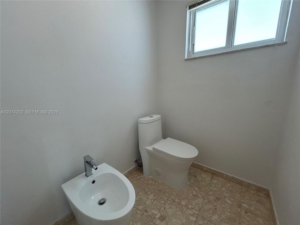 For Rent: $6,995 (4 beds, 3 baths, 3526 Square Feet)
