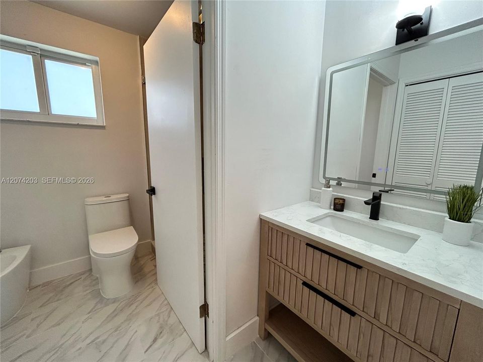 For Rent: $6,995 (4 beds, 3 baths, 3526 Square Feet)
