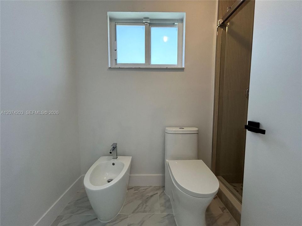 For Rent: $6,995 (4 beds, 3 baths, 3526 Square Feet)