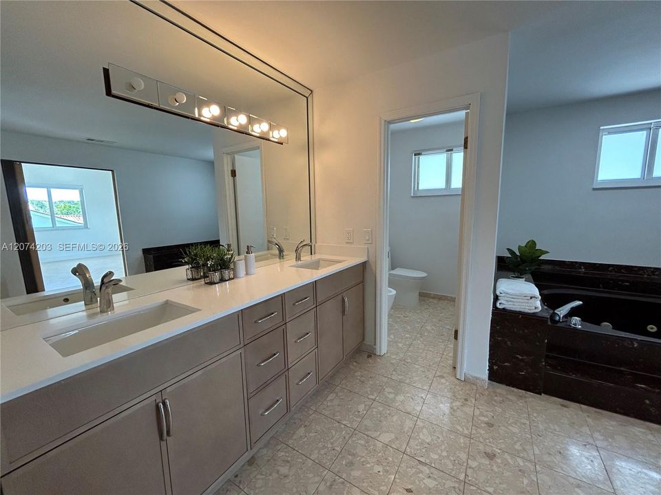 For Rent: $6,995 (4 beds, 3 baths, 3526 Square Feet)
