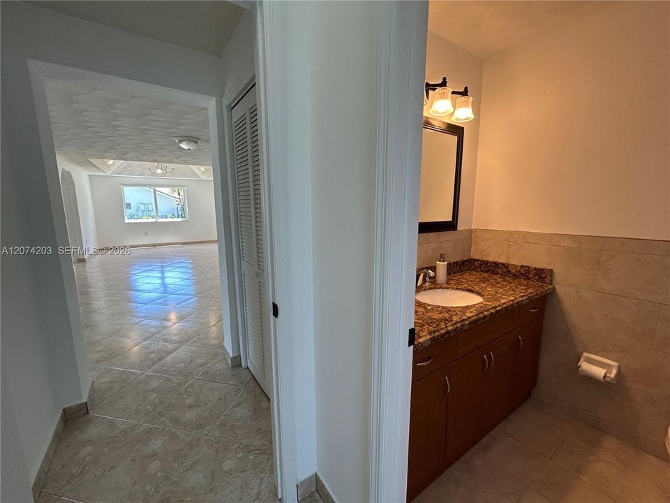 For Rent: $6,995 (4 beds, 3 baths, 3526 Square Feet)