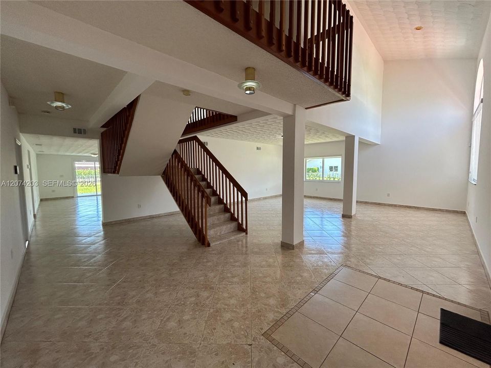 For Rent: $6,995 (4 beds, 3 baths, 3526 Square Feet)