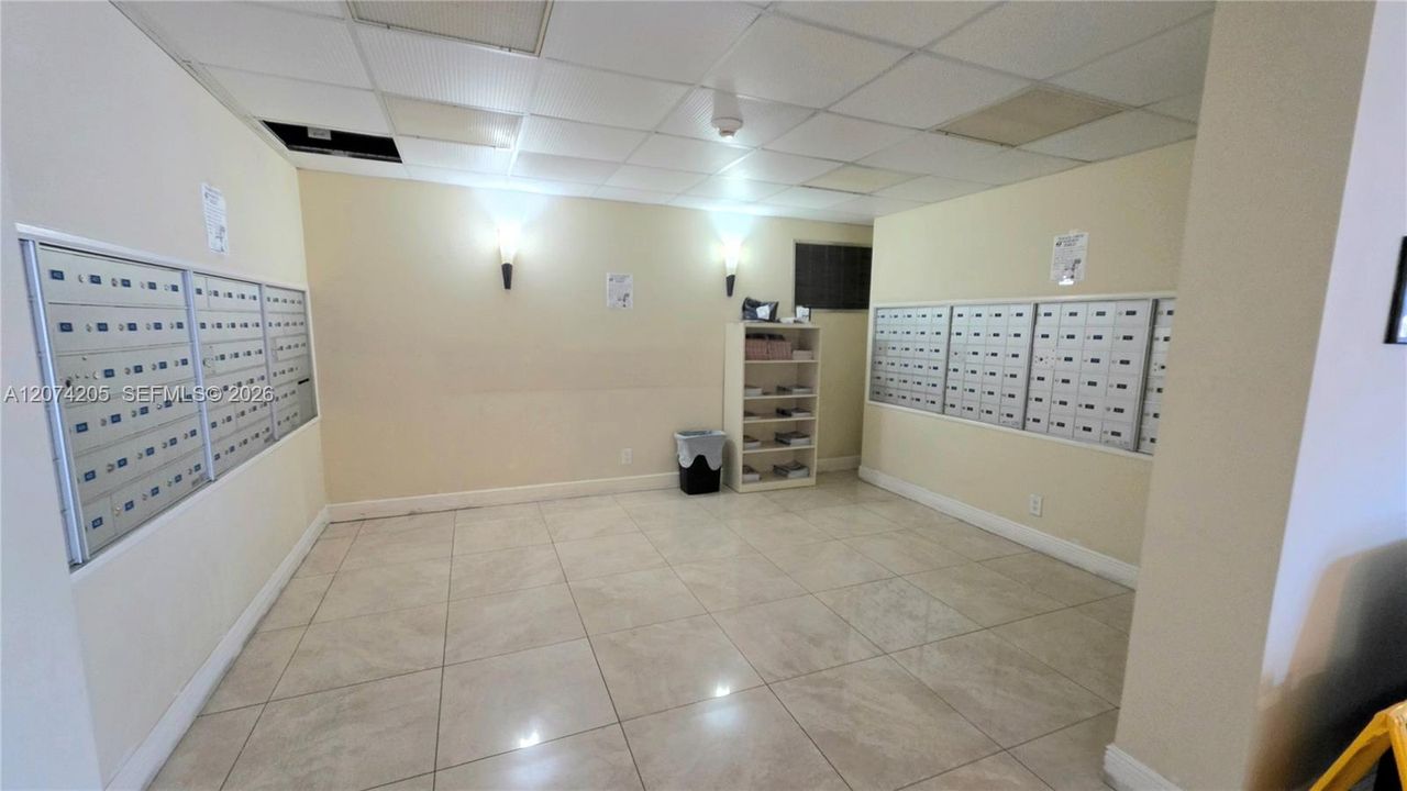 For Sale: $297,000 (2 beds, 2 baths, 1315 Square Feet)