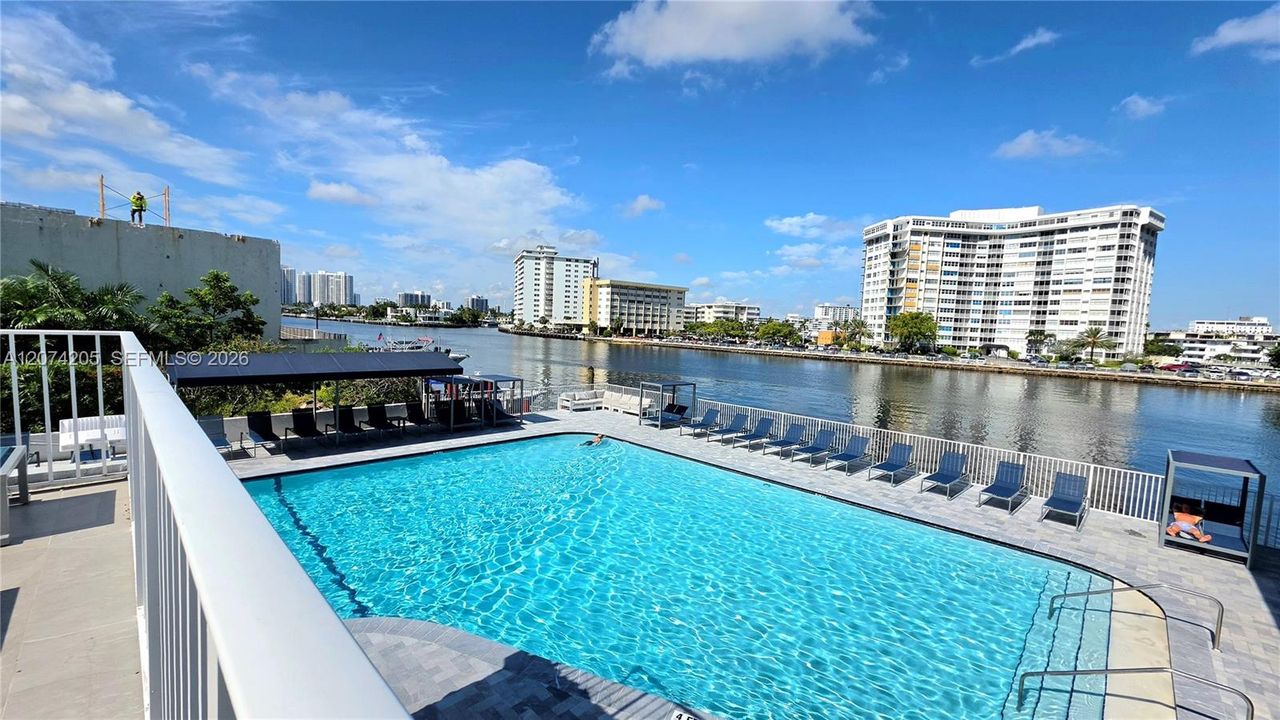 For Sale: $297,000 (2 beds, 2 baths, 1315 Square Feet)