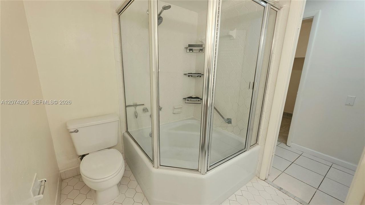 For Sale: $297,000 (2 beds, 2 baths, 1315 Square Feet)