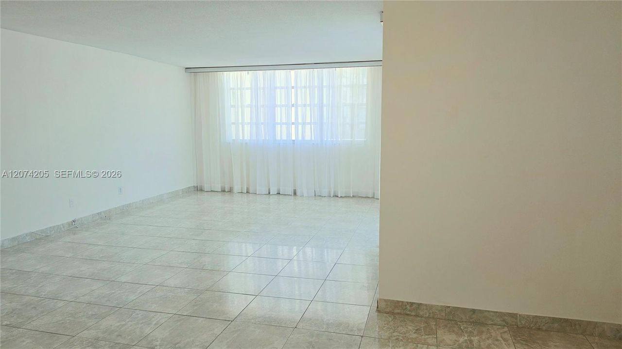 For Sale: $297,000 (2 beds, 2 baths, 1315 Square Feet)