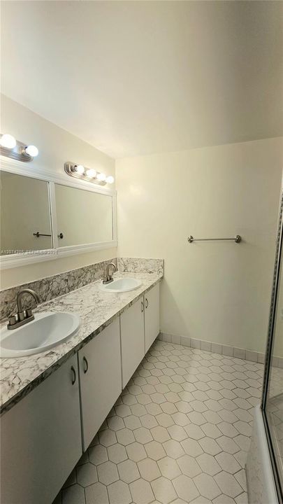 For Sale: $297,000 (2 beds, 2 baths, 1315 Square Feet)