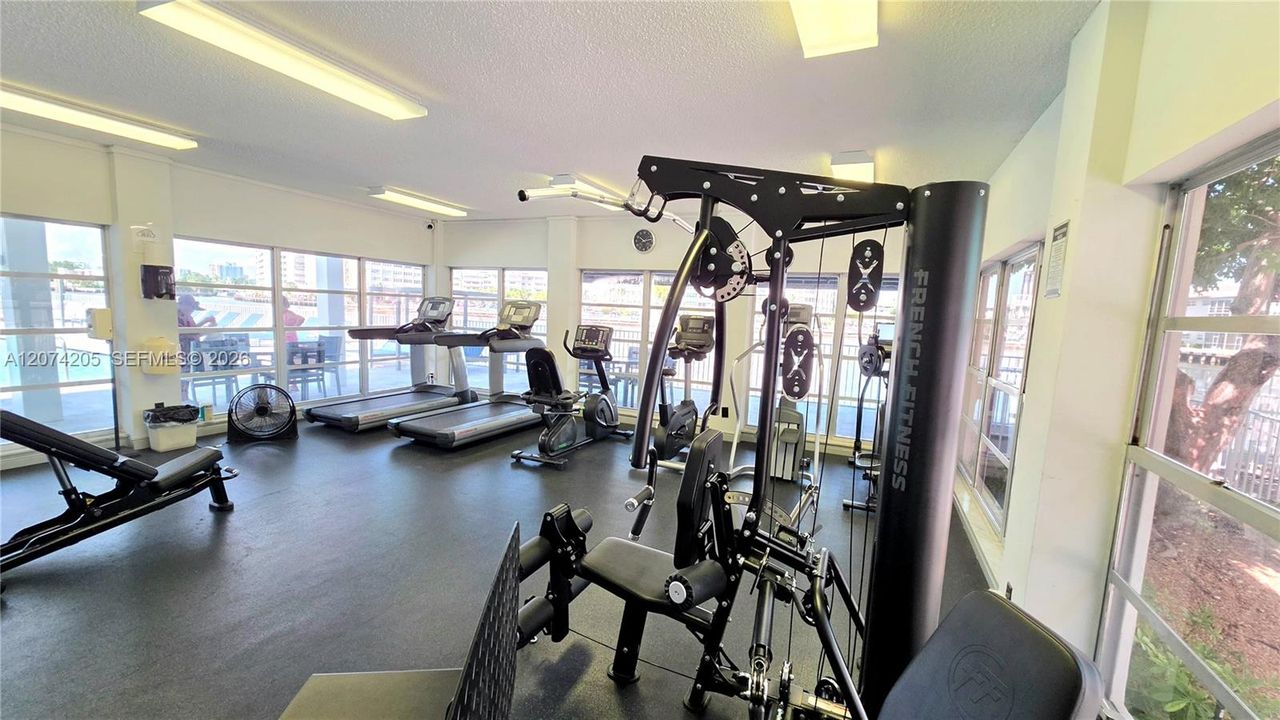 For Sale: $297,000 (2 beds, 2 baths, 1315 Square Feet)