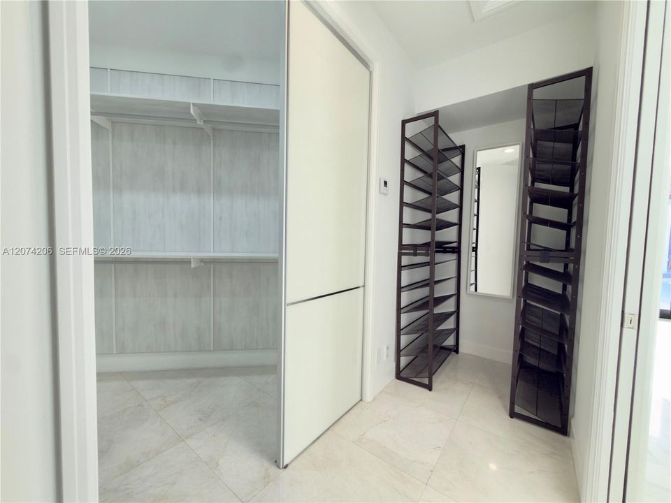 En Renta: $16,000 (6 camas, 4 baños, 4700 Pies cuadrados)