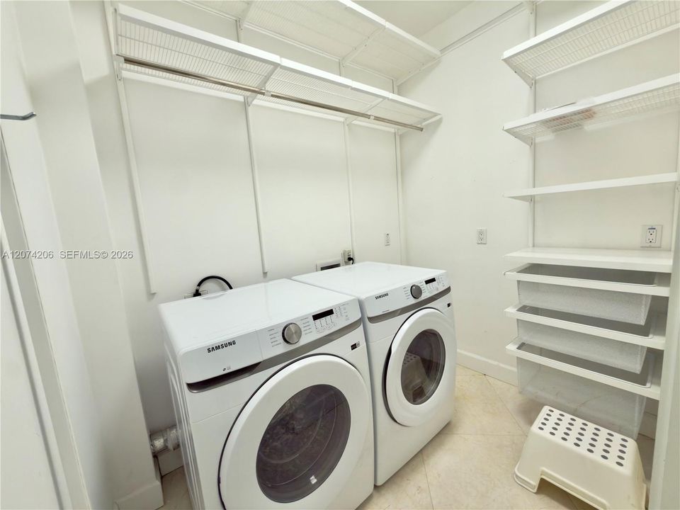 En Renta: $16,000 (6 camas, 4 baños, 4700 Pies cuadrados)