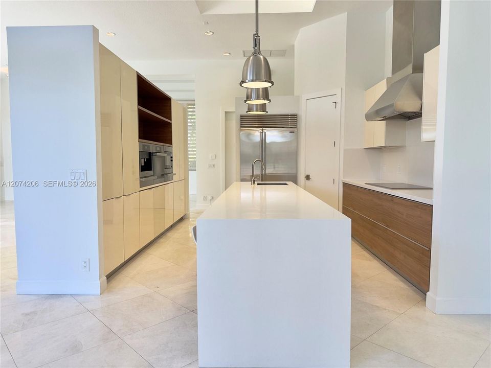 En Renta: $16,000 (6 camas, 4 baños, 4700 Pies cuadrados)