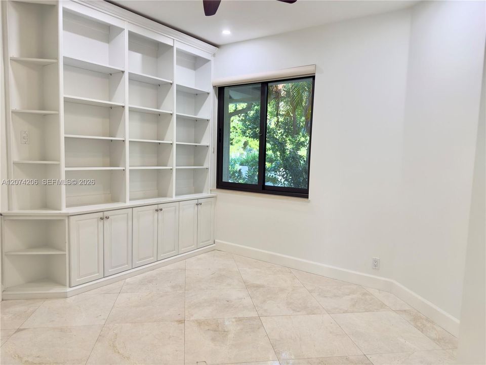 En Renta: $16,000 (6 camas, 4 baños, 4700 Pies cuadrados)