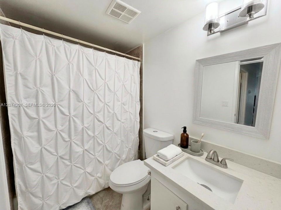 For Sale: $275,000 (2 beds, 2 baths, 1080 Square Feet)