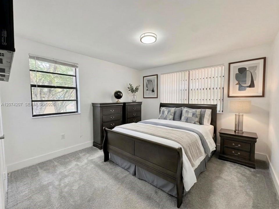 For Sale: $275,000 (2 beds, 2 baths, 1080 Square Feet)