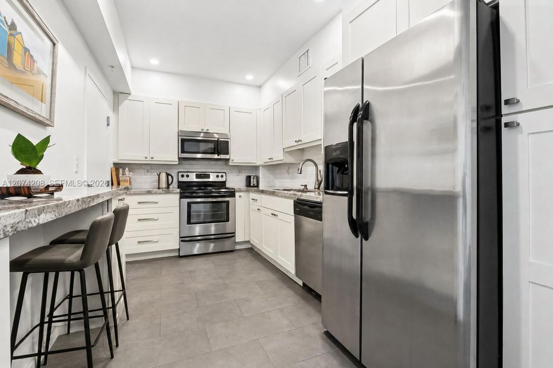 Eat-In Kitchen