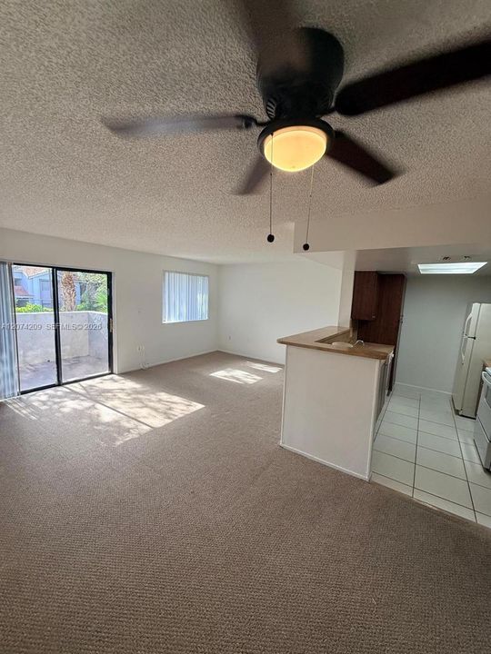 For Rent: $1,700 (1 beds, 1 baths, 720 Square Feet)