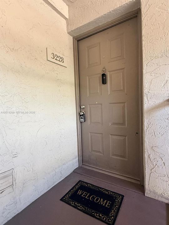 For Rent: $1,700 (1 beds, 1 baths, 720 Square Feet)