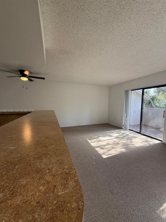 For Rent: $1,700 (1 beds, 1 baths, 720 Square Feet)