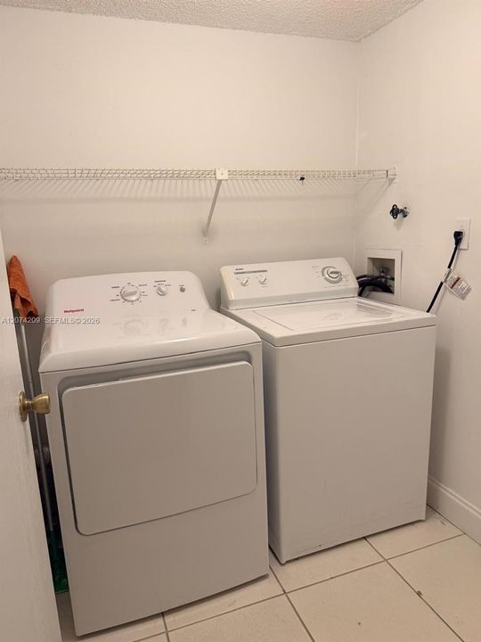 For Rent: $1,700 (1 beds, 1 baths, 720 Square Feet)