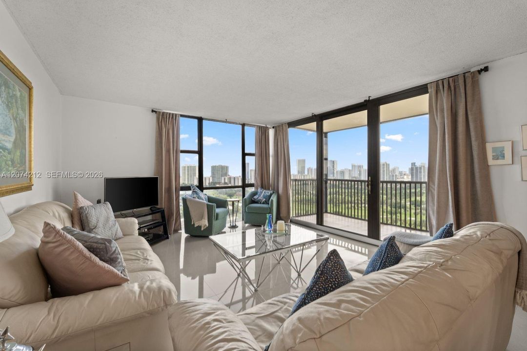 For Sale: $410,000 (2 beds, 2 baths, 1313 Square Feet)