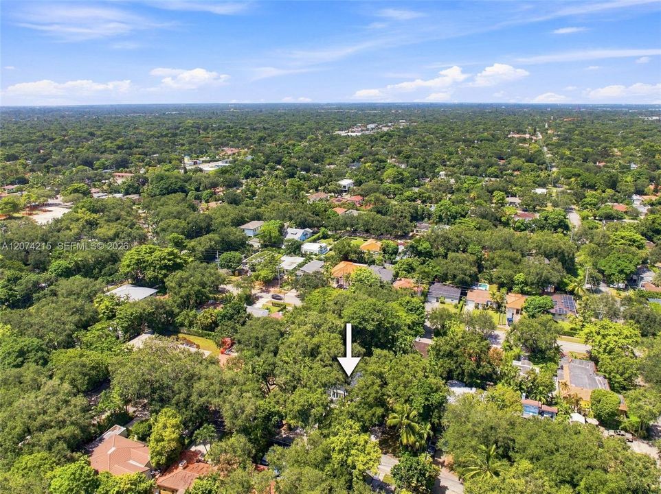 For Sale: $830,000 (2 beds, 1 baths, 1051 Square Feet)