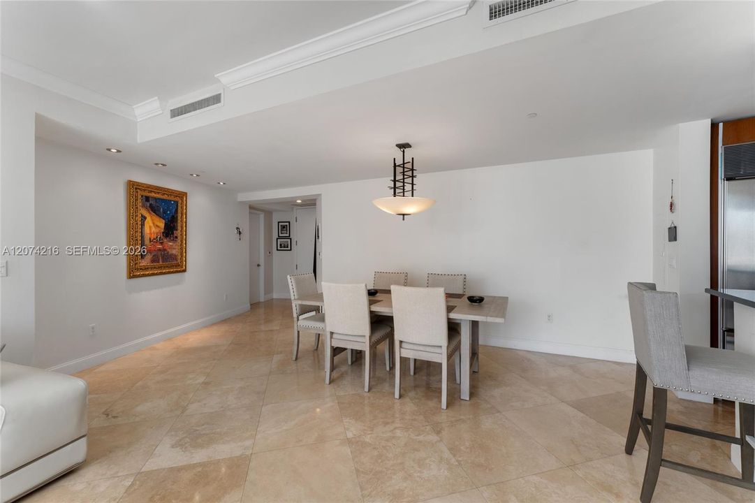 For Rent: $3,990 (1 beds, 1 baths, 1031 Square Feet)