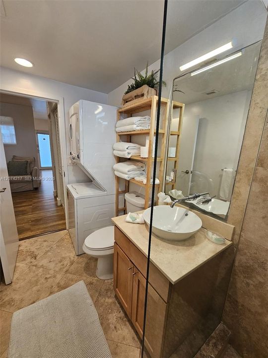 For Sale: $325,000 (0 beds, 1 baths, 399 Square Feet)