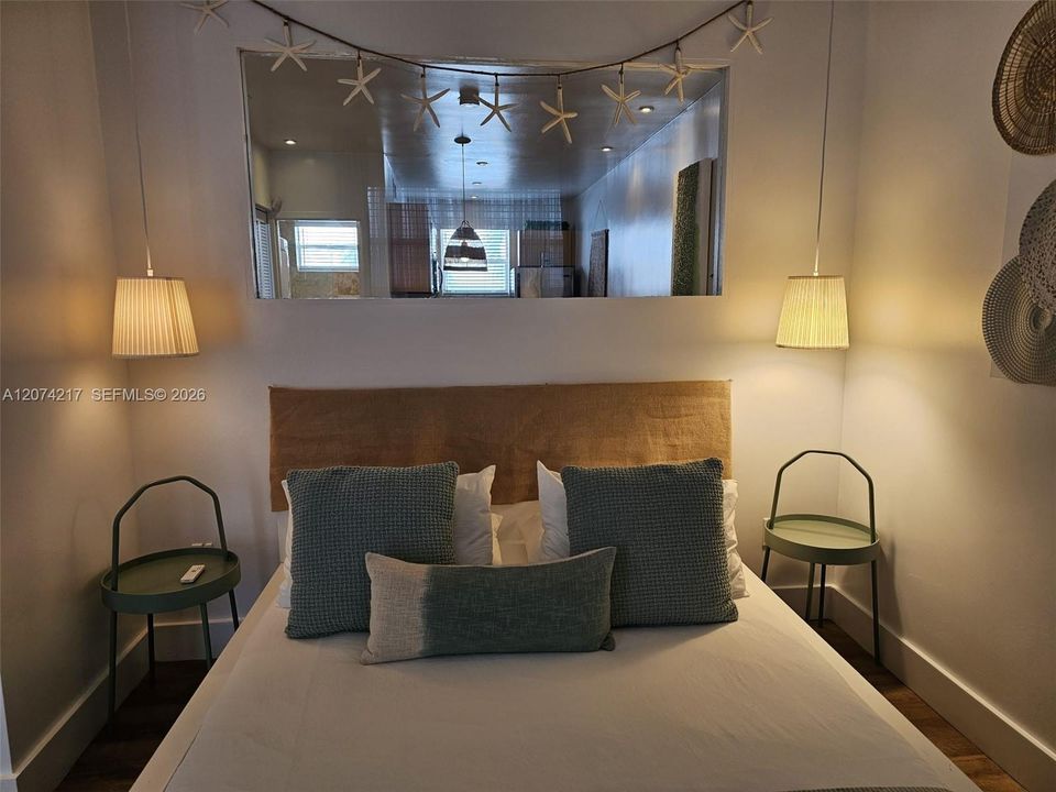 For Sale: $325,000 (0 beds, 1 baths, 399 Square Feet)
