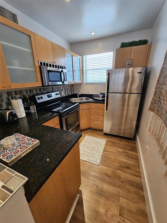 For Sale: $325,000 (0 beds, 1 baths, 399 Square Feet)
