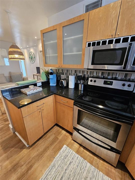 For Sale: $325,000 (0 beds, 1 baths, 399 Square Feet)