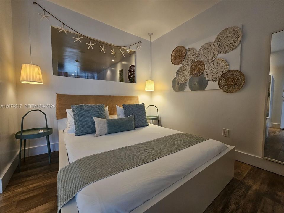 For Sale: $325,000 (0 beds, 1 baths, 399 Square Feet)