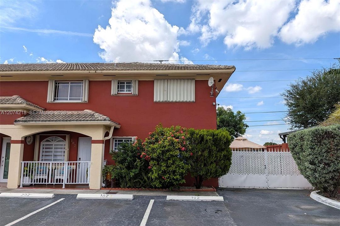 En Venta: $360,000 (2 camas, 2 baños, 1029 Pies cuadrados)