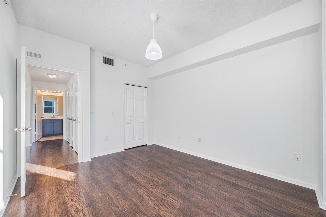 533 NE 3rd Ave #541 - 3