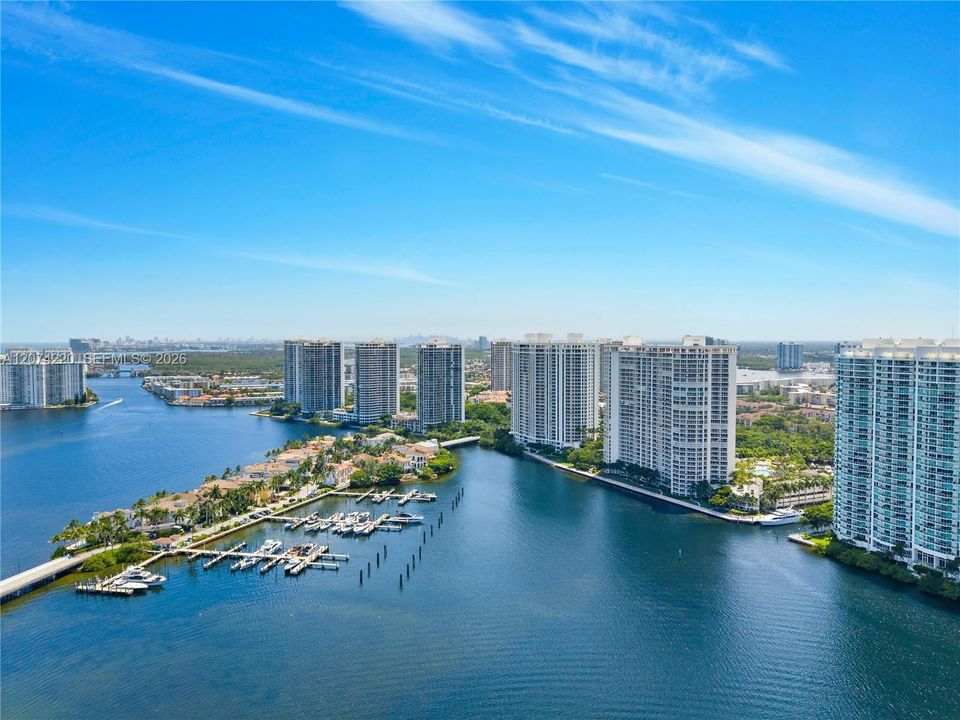 For Sale: $1,300,000 (2 beds, 2 baths, 2730 Square Feet)