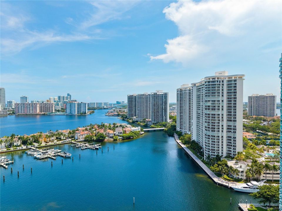 For Sale: $1,300,000 (2 beds, 2 baths, 2730 Square Feet)