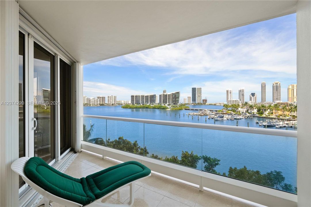 For Sale: $1,300,000 (2 beds, 2 baths, 2730 Square Feet)