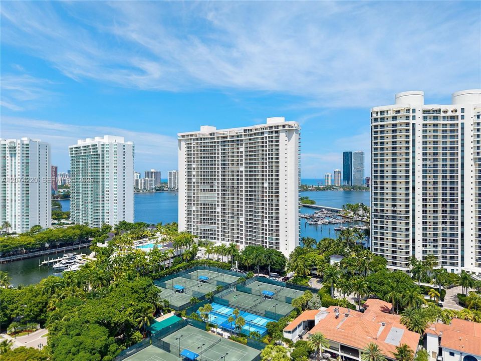For Sale: $1,300,000 (2 beds, 2 baths, 2730 Square Feet)